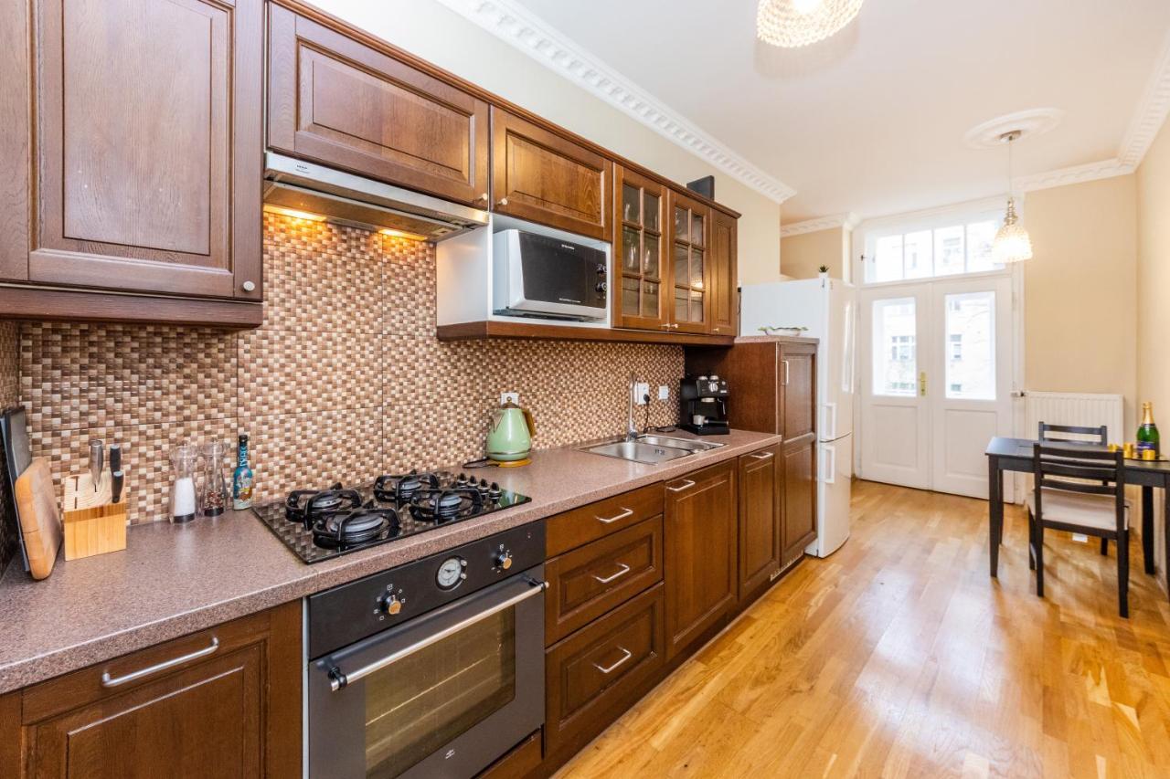 Prostorný třípokojový apartmán u nábřeží Vltavy Apartamento Praga Exterior foto