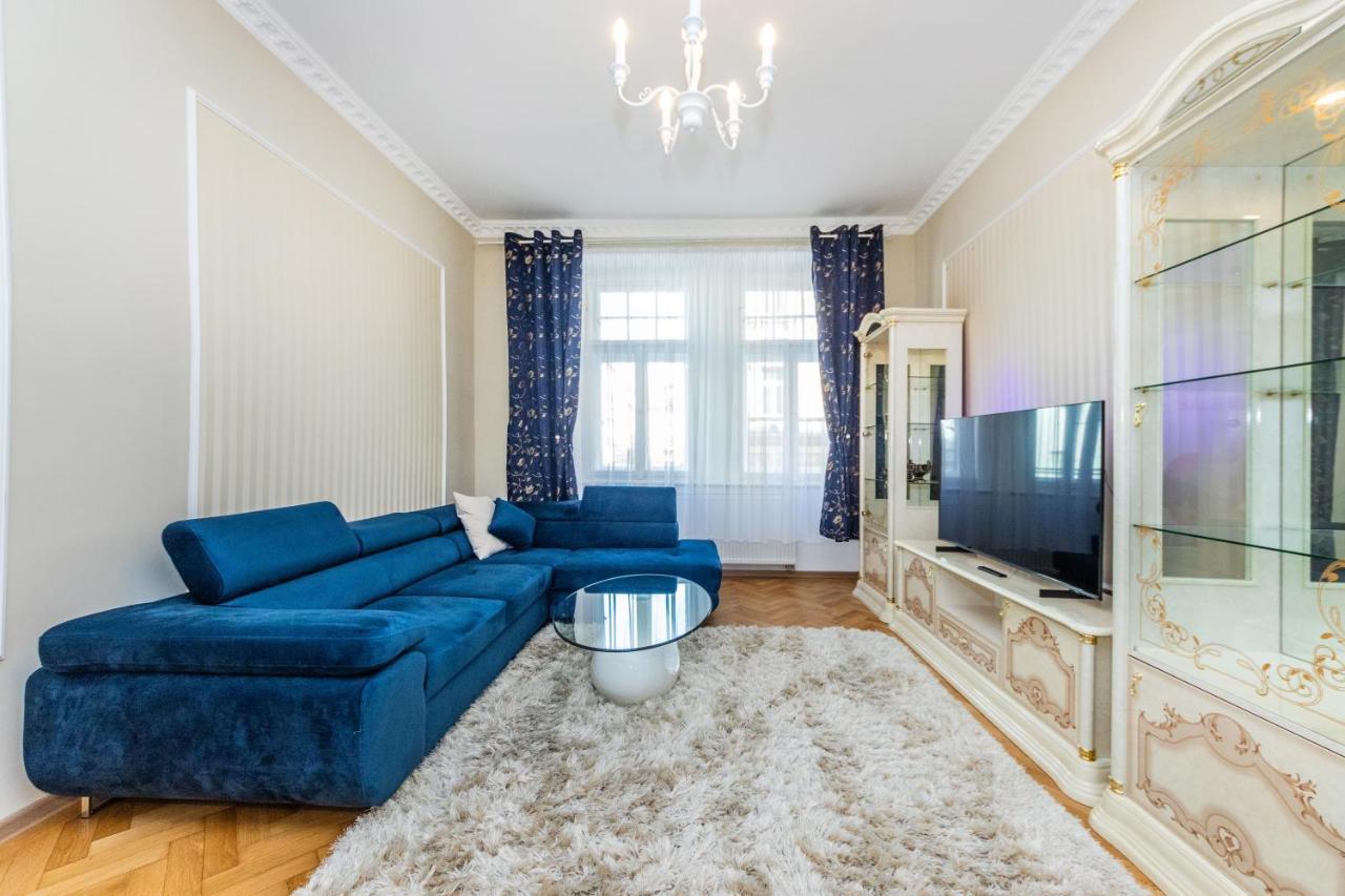 Prostorný třípokojový apartmán u nábřeží Vltavy Apartamento Praga Exterior foto