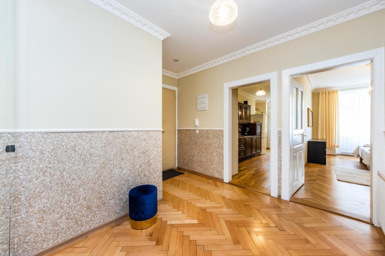 Prostorný třípokojový apartmán u nábřeží Vltavy Apartamento Praga Exterior foto